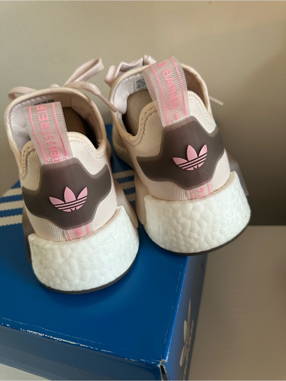 adidas NMD_R1 Runner - women’s size 8.5 - Picture 16 of 16